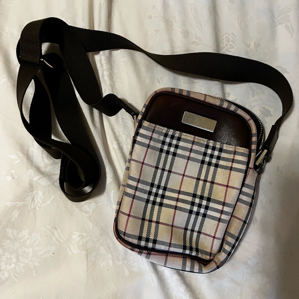 Previously owned Burberry crossbody bag